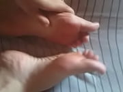 novinha mostrando os pezinhos