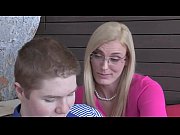 porno-filmi-s-yuliey-teylor-video-seks-na-plyazhe-v-more