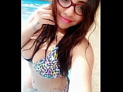 la prostituta colombiana kerly saludando a sus clientes.
