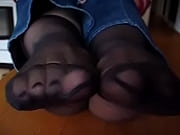 pretty nylon feet 001
