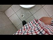 orinando excitado sexualmente