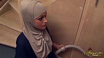 Salima Akim Beurette Tour - Redtube8.Biz Thumbnail