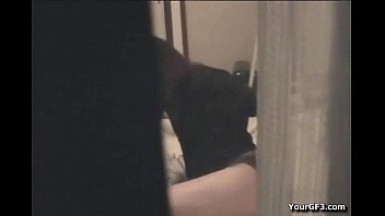 ひとり暮らしの女の子がオナニーしてるのをカーテン隙間から覗き見