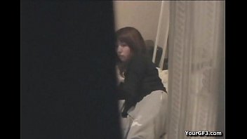 ひとり暮らしの女の子がオナニーしてるのをカーテン隙間から覗き見