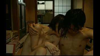 【お宝映像】映画「海を感じる時」より 市川由衣の乳首全開濡れ場。目隠しセックスでの喘ぎ声がちょーエロいです