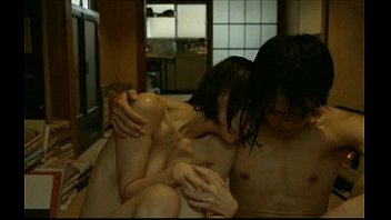 【お宝映像】映画「海を感じる時」より 市川由衣の乳首全開濡れ場。目隠しセックスでの喘ぎ声がちょーエロいです