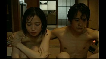 【お宝映像】映画「海を感じる時」より 市川由衣の乳首全開濡れ場。目隠しセックスでの喘ぎ声がちょーエロいです