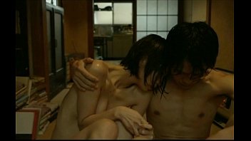 【お宝映像】映画「海を感じる時」より 市川由衣の乳首全開濡れ場。目隠しセックスでの喘ぎ声がちょーエロいです
