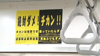 【ゲイ動画】電車の中で集団痴漢されるプリケツイケメン高校生