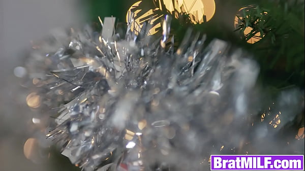 Huge tits stepmom MILF Jennifer White sucks and fucks stepson for xmas