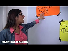 mia_khalifa_-_arab_expert_cock_sucker_gives_friend_blowjob_lessons