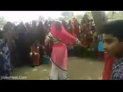 Bhabhiji Dancing On Bhojpuri Song In Gaon(videomasti.com)