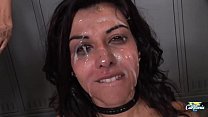 Lou Charmelle se dilate l'anus pour se faire en... Thumbnail