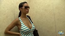 Angelina Valentine, une latina sexy qui aime la... Thumbnail