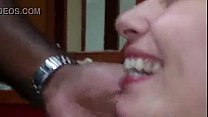 Esposa chupando na frente do marido XVIDEOSCOM Thumbnail