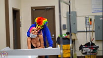 Laundromat Porn: Ebony Pornstar Jasamine Banks Gets Fucked In A Y Laundromat By Gibby The Clown