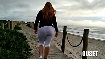 Chica con culo increíble me la pone durísima en... Thumbnail