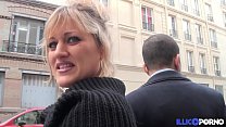 Bonne milf blonde gangbang devant son mari, pou... Thumbnail