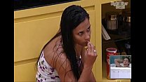 NOEMI NUA BBB 12 TOMANDO BANHO COM KELLY E FABIANA - 20.03.12's Thumb