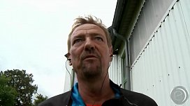 Sexy Susi flieht von...
