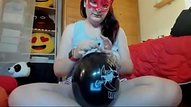 Ragazza feticista gonfia questi...