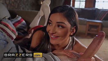 gostam GRANDE - (Emily Willis, Danny D) - A prática torna uma vagabunda perfeita - Brazzers