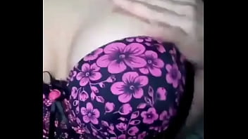 Sofia Revelo me muestra sus tetas