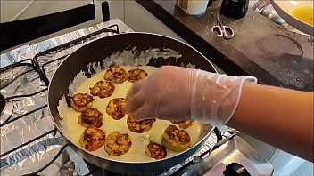 [12:37] amateur homemade hotwife shrimp in cheese sauce @larikinhadakelenzinha