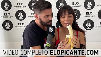 HEROXBABY CHUPA LA BANANA CON CREMA EN EL CUARTO PICANTE