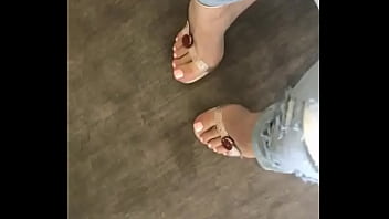 Kylie Jenner Gorgeous Feet!