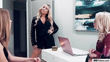 Chefe dominante e quente quer filha de um funcionário - Haley Reed, Tasha Reign