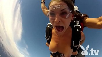 Skydiving Porn Lesbain - Sex while skydiving - XVIDEOS.COM