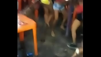 Festa com putas do bairro