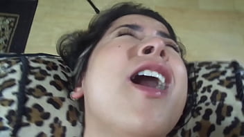 CUTE TINY LATINA FIRST TIMER FEELS THE ITALIAN POUND MACHINE HARDCORE XXX SEX