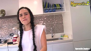 MAMACITAZ - Colombian Cleaning Lady Luna Ruiz R...