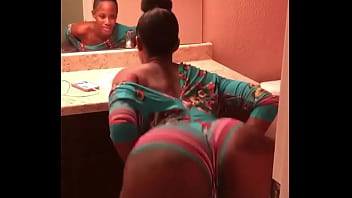 sexy black girl twerking - XVIDEOS.COM