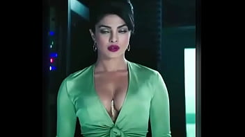 Einglish Very Hot Sexy Xx Video - sexy p. Chopra Hot Cleavage Scene in English Movie - XVIDEOS.COM