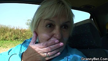 80 years old bitch gets screwed in the car