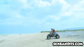 03 Fucking hot ass latina at the beach 2