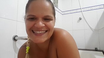 para os meus fans que falam que eu sou melhor atriz amadora do brasil agora virei camgirl tamb eacute m !!! instagram @patybumbumbrazil casal de primos