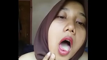 Indonesian Malay Hijabi Horny 02