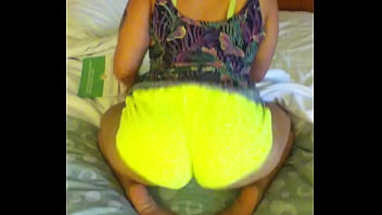 Yellow Bone Rump Shaker!