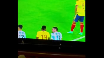 Colombiana meneando el CULO GORDO por GOL