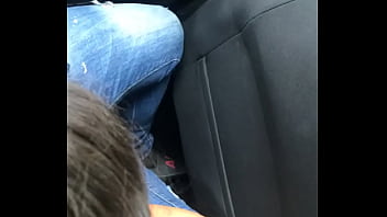 Turkish girlfriend suck in car