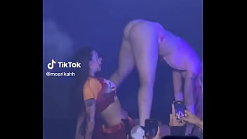 MC PIPOKINHA RECEBE SURRA DE BUNDA NA CARA DA MC ERIKAH - Segue o Tiktok @mcspipokinhas.