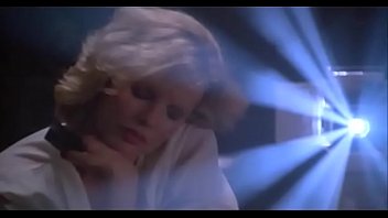 Kim Basinger - 9&frac12_ weeks - masturbate