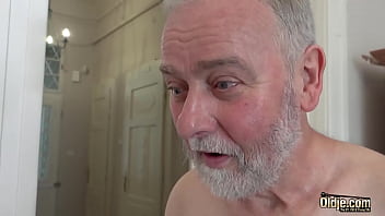 White hair old man has sex with nympho teen tha...