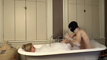 Bath time pampering for Lady Dalia with a golden ending for slave