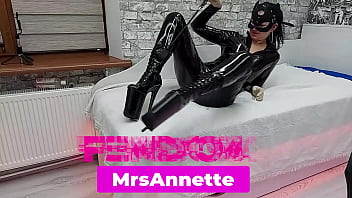 MISTRESS ANNET DESTROYING ANOTHER ANAL. ILOCKED IN CHASTITY GIVES HIS ASS