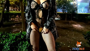 Exhibiendome en una noche lluviosa en el parque y me voy a parar a Tlalpan nuevamente, video completo en mi canal premium de xvideos LIKE para mas contenido gratuito. suscribete